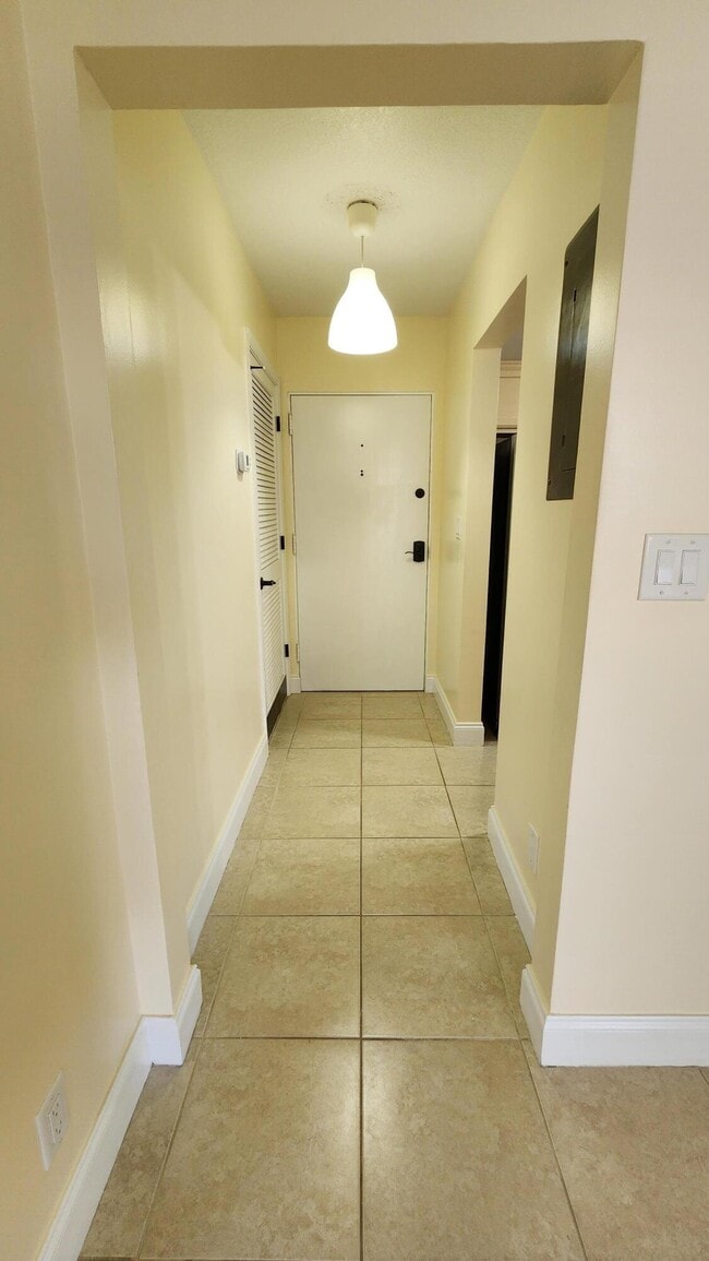 Photo - 105 S Riverside Dr Unit 204