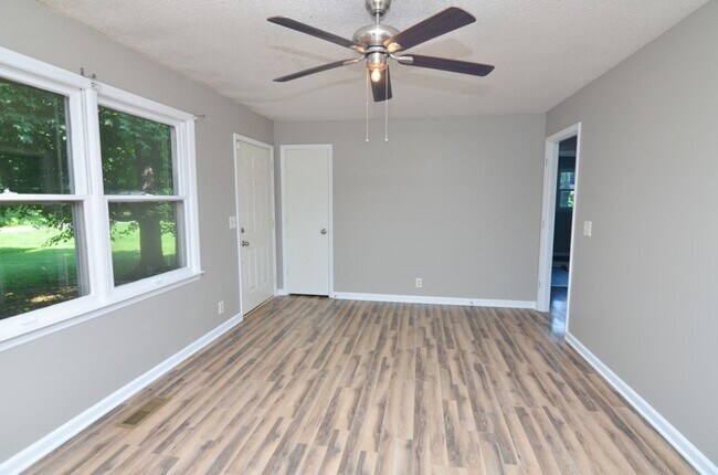 Photo - 325 Shirley Rd