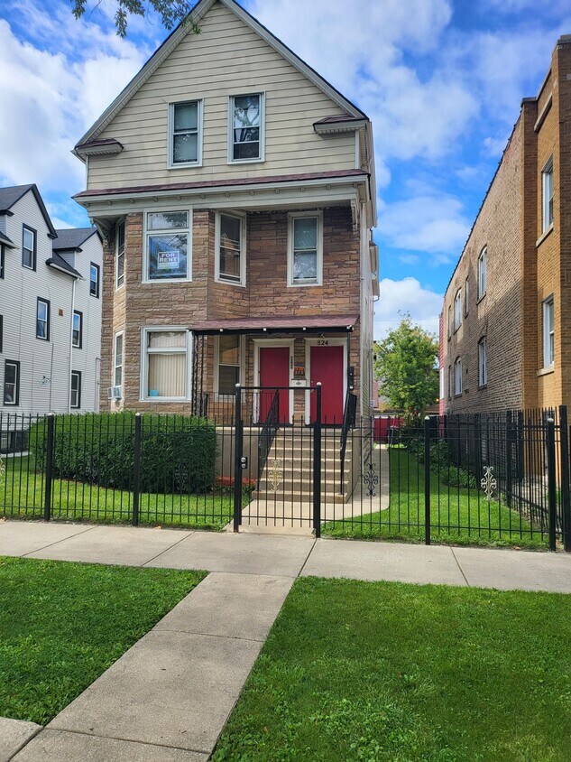 Photo - 824 N Parkside Ave (Chicago, IL)