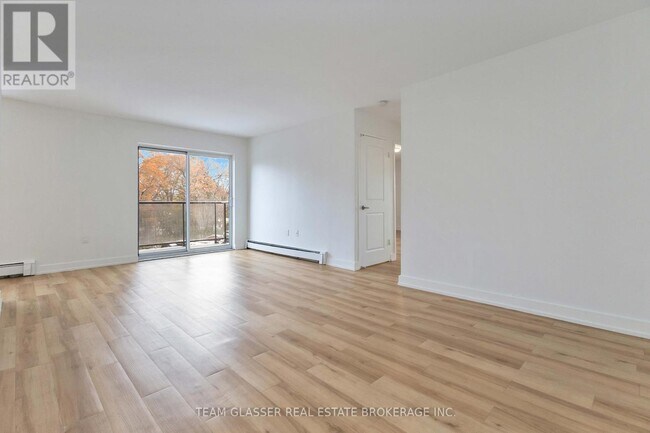 Photo - 540 Proudfoot Ln Unit 401