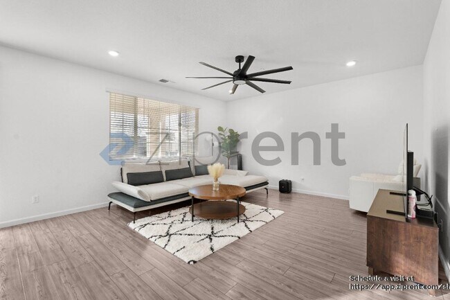 Photo - 202 Martos Ct