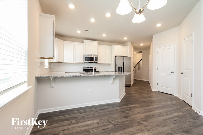 Photo - 406 Ashborne Ln