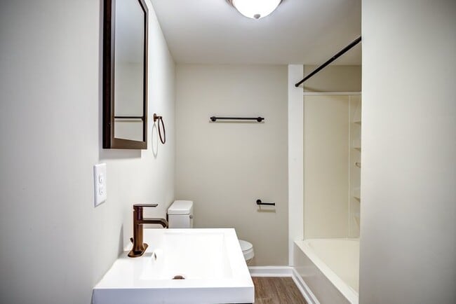 Photo - 237 Queen St Unit #1