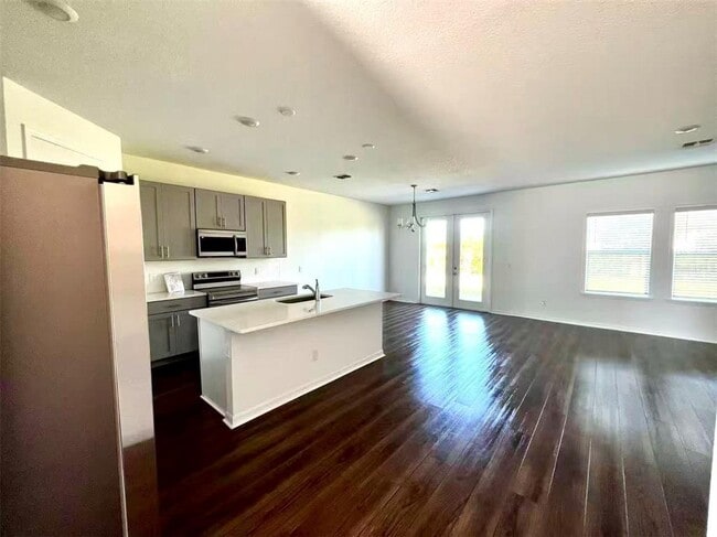 Photo - 2114 Derwent Dr