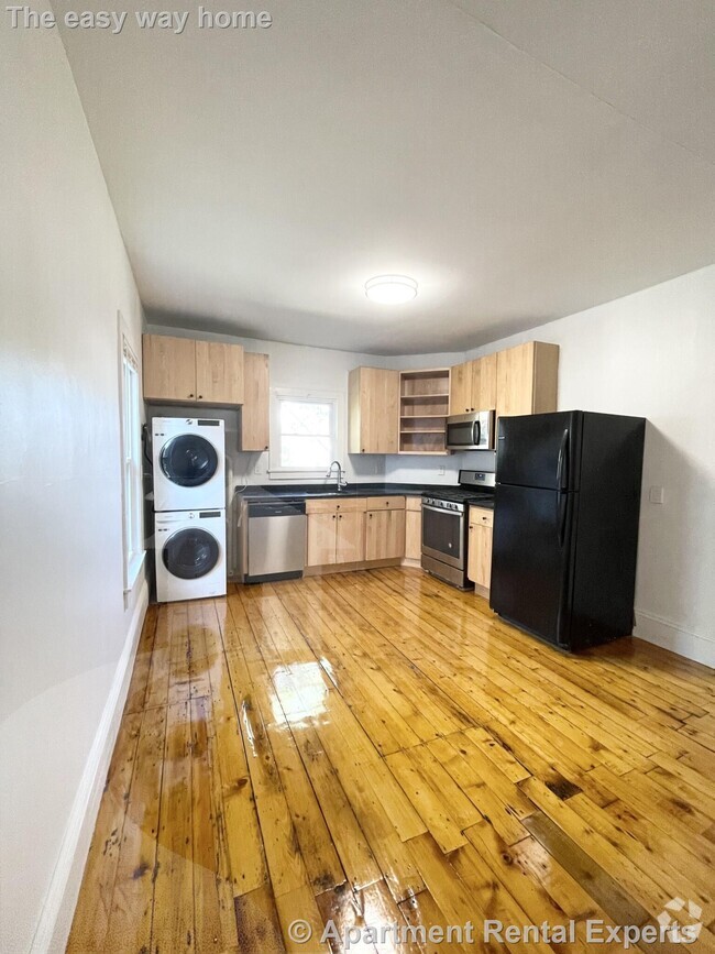 Building Photo - 104 Summer St Rental