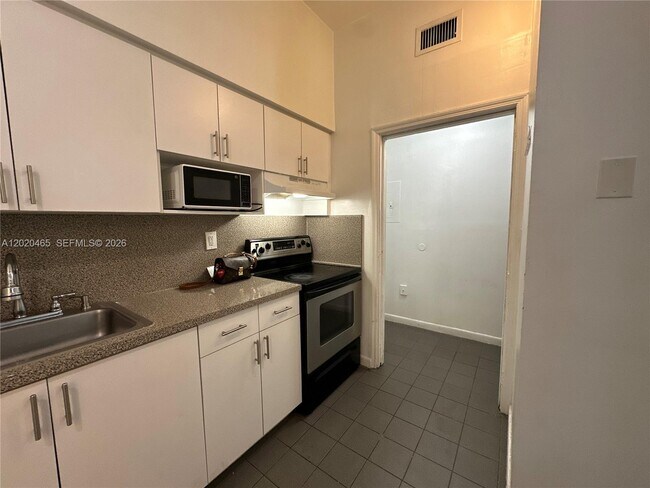 Photo - 7420 W 20th Ave Unidad 446