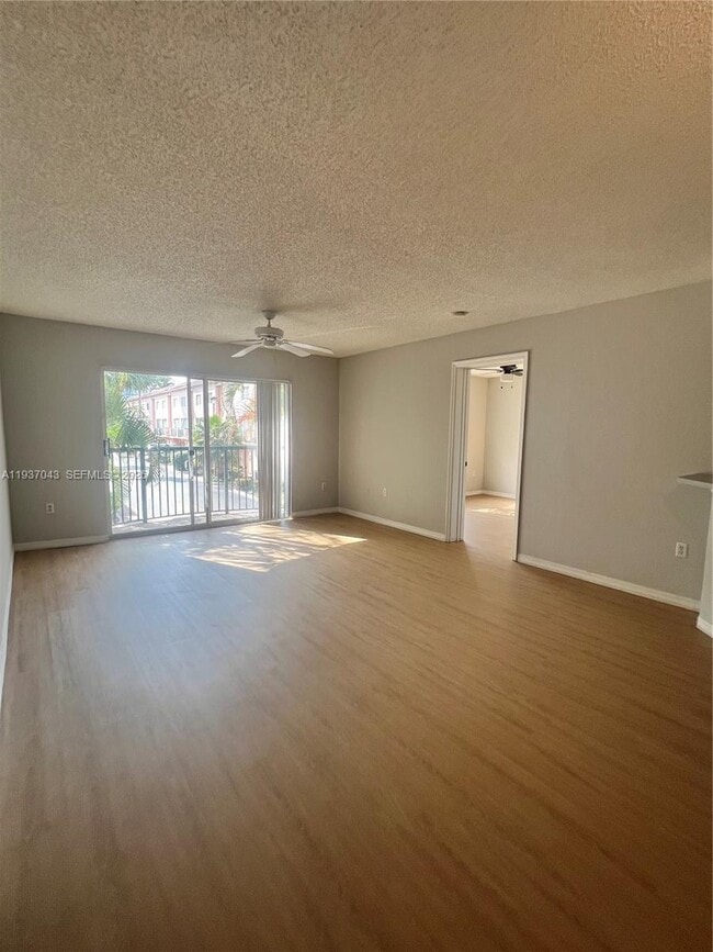 Photo - 2033 SE 10th Ave Unit 605