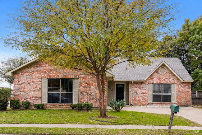 Building Photo - 2601 Castanada Cir Rental