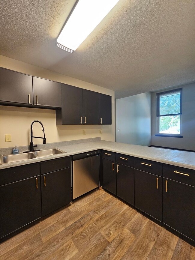 Photo - Lincoln School Apartments