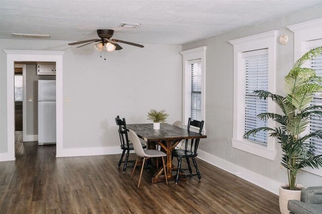 Photo - Beautiful Historic 2 Bed 1 Bath Duplex in the Plaza District!!