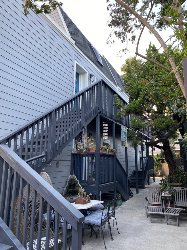Photo - 4030 Haines St