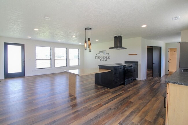 Photo - 4 Bedroom, 3.5 Bath Home in Pasco