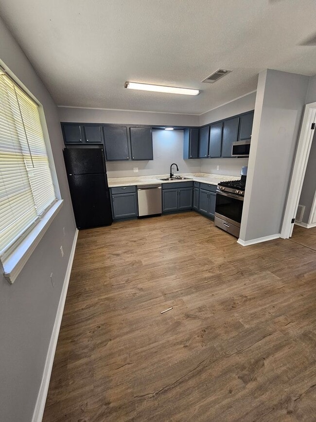 1413 Plummer St Unit 34