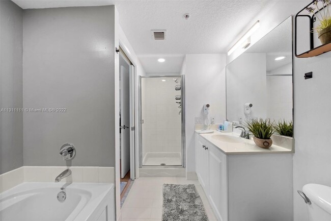 Photo - 18100 N Bay Rd Unit 308