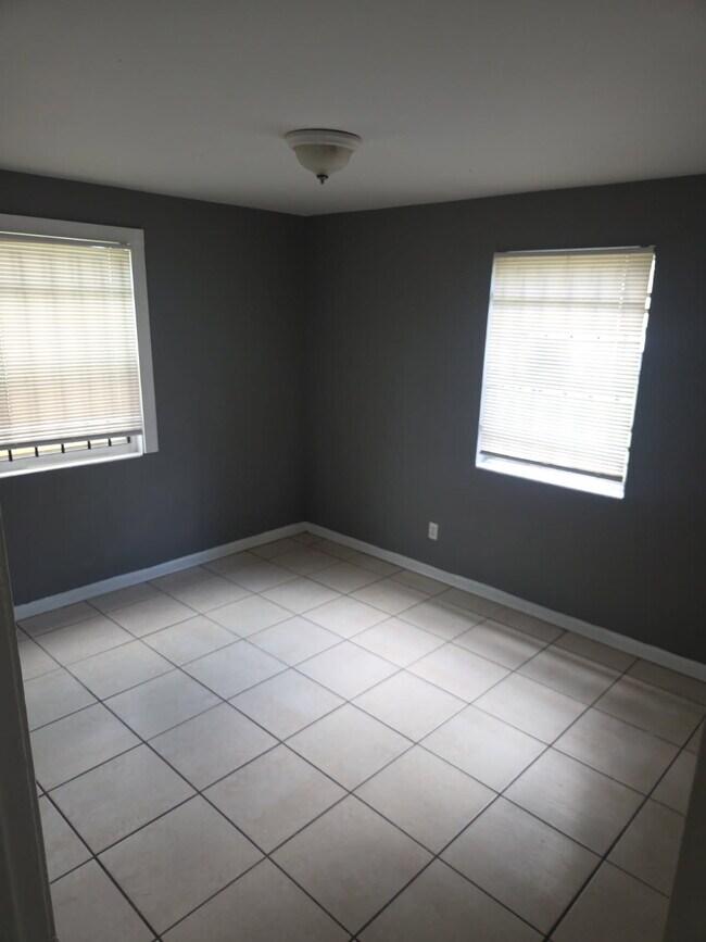 Photo - 1277 W 27th St Unit 1