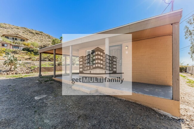 Building Photo - 1402 W Mercer Ln Unit 2