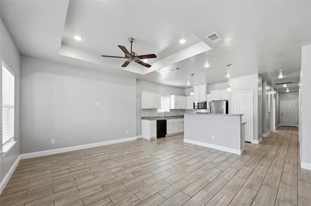 Photo - 2207 Henry St