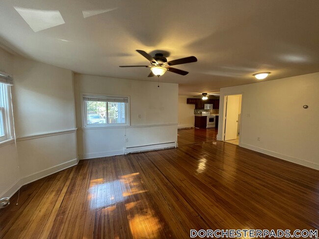 Photo - 52 Port Norfolk St Unit 1