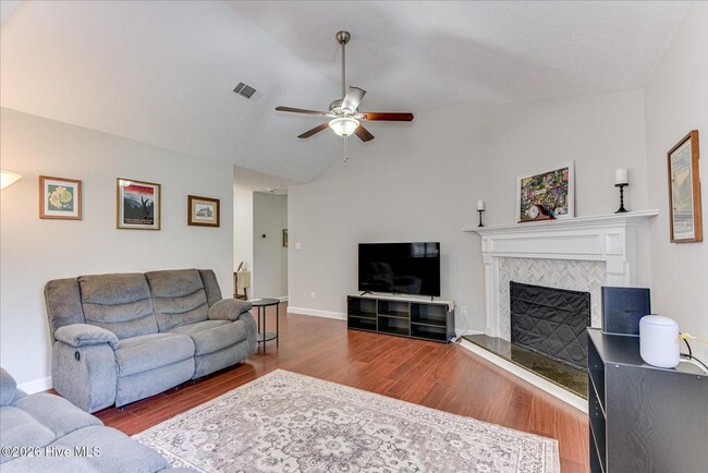 Photo - 135 Summerfield Cir