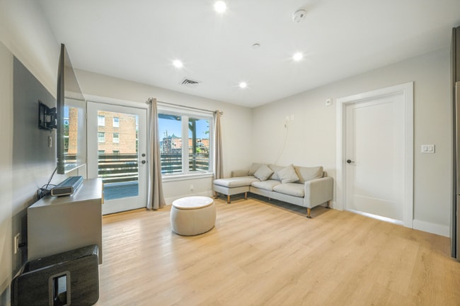 Photo - 25 2nd St Unit 206