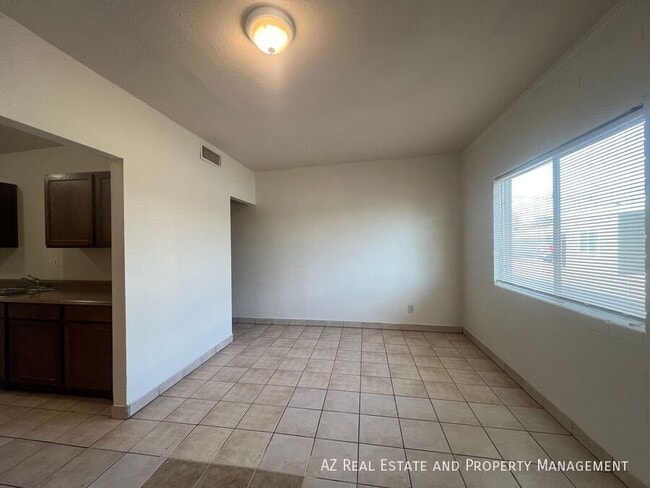 Photo - 1229 W Pierce St Unit 2
