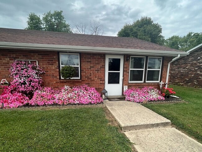 Photo - ROYAL OAKS APARTMENTS