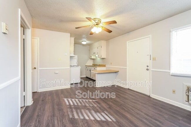 Building Photo - 4368 Ogburn Ave Unit 6