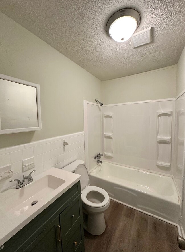 Photo - 6012 Alice Ave