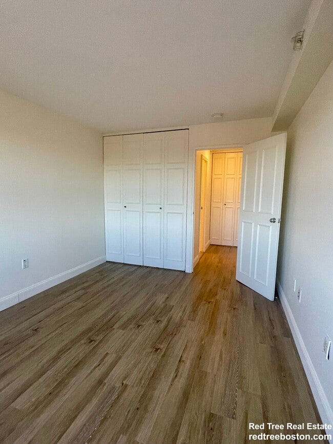 175 Freeman St Unit 709