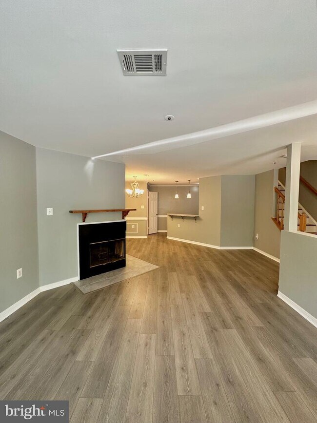 11125 Halterpath Trail Townhome - Townhome Rental in Manassas VA