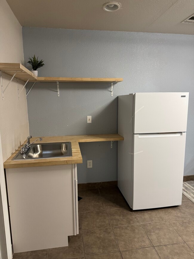 Photo - 938 E Amelia Ave Unit 4