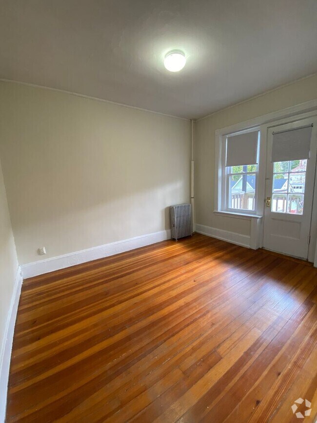 Building Photo - No Brokers Fee, No Security Deposit, Heat ... Rental
