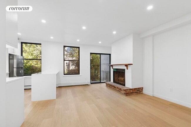 Photo - 119 Wyckoff St