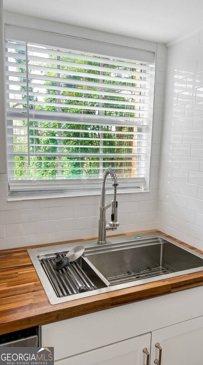 Photo - 2917 N Dekalb Dr Unit D