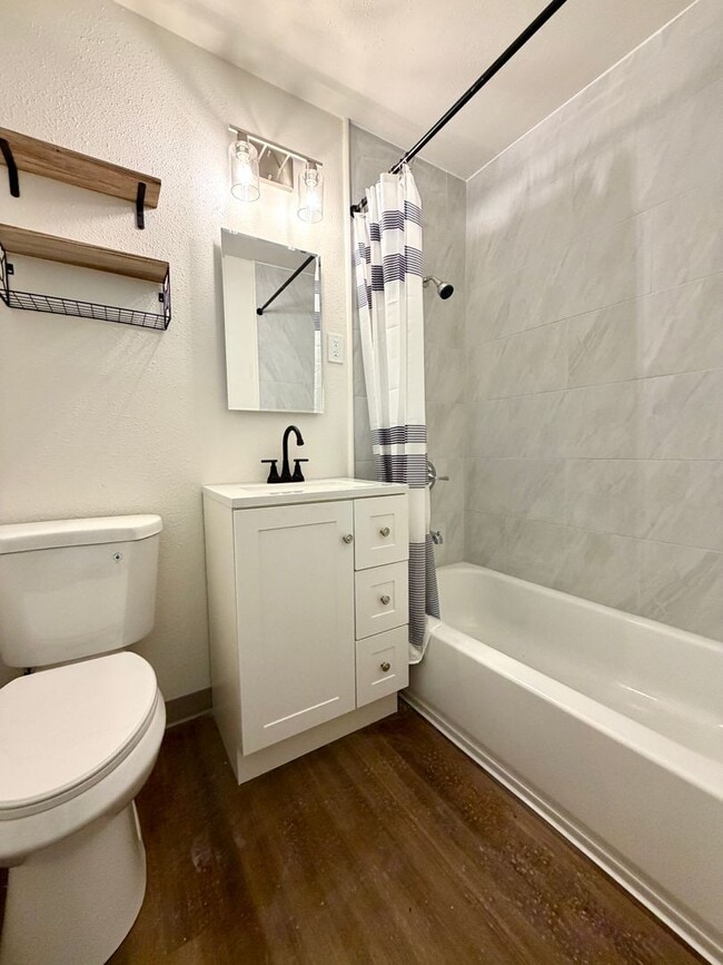 Photo - **FREE FIRST MONTH'S RENT** Newly Remodeled One Bedroom in Montavilla~ New Kitchen~ New LVP Floor... Unit 9124