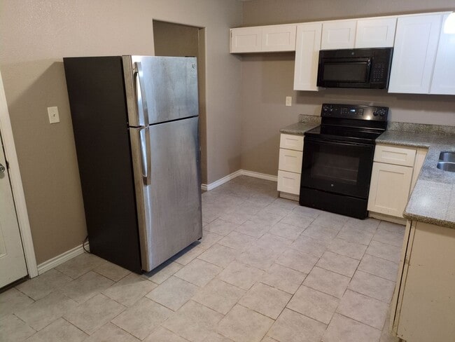 Photo - 5180 Parkview Dr