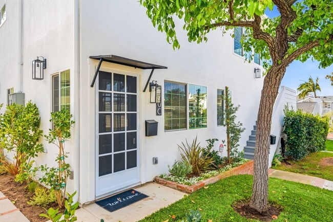 Building Photo - 520 Poinsettia Ave Unit C