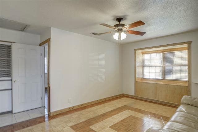 Photo - 1204 King Dr