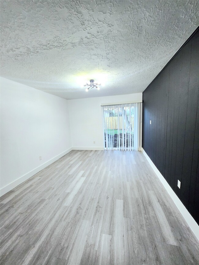 Photo - 6824 W Fuqua St