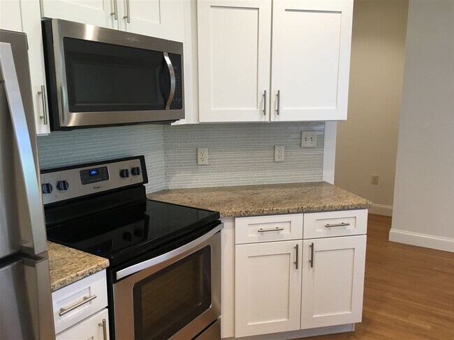 Photo - 875 Elm St Unidad 214