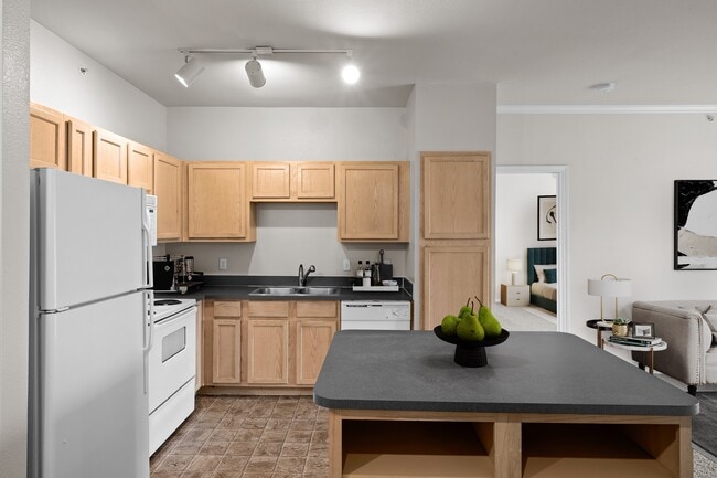 Kitchen - Stonepost Lakeside Apartment Homes