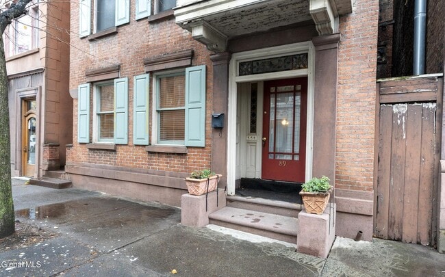 Building Photo - 89 4th St Unit 2