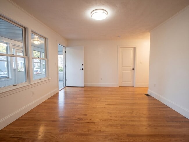 Photo - 135 Safford St Unit 1