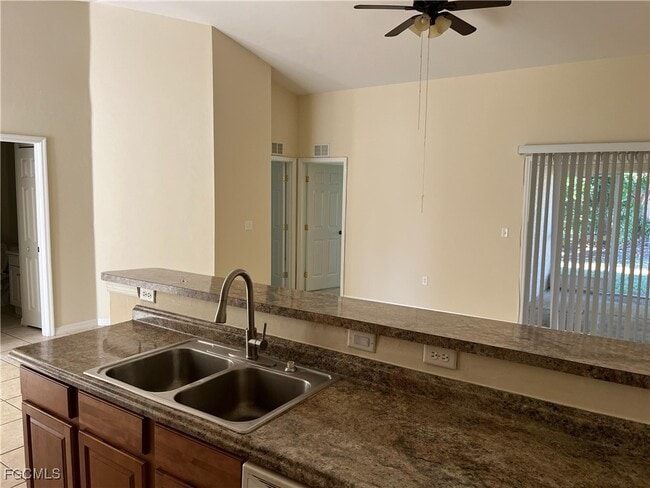 Photo - 601 SE 5th St