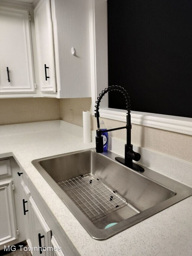 Photo - 2 br, 2 bath House - 5557 93rd St