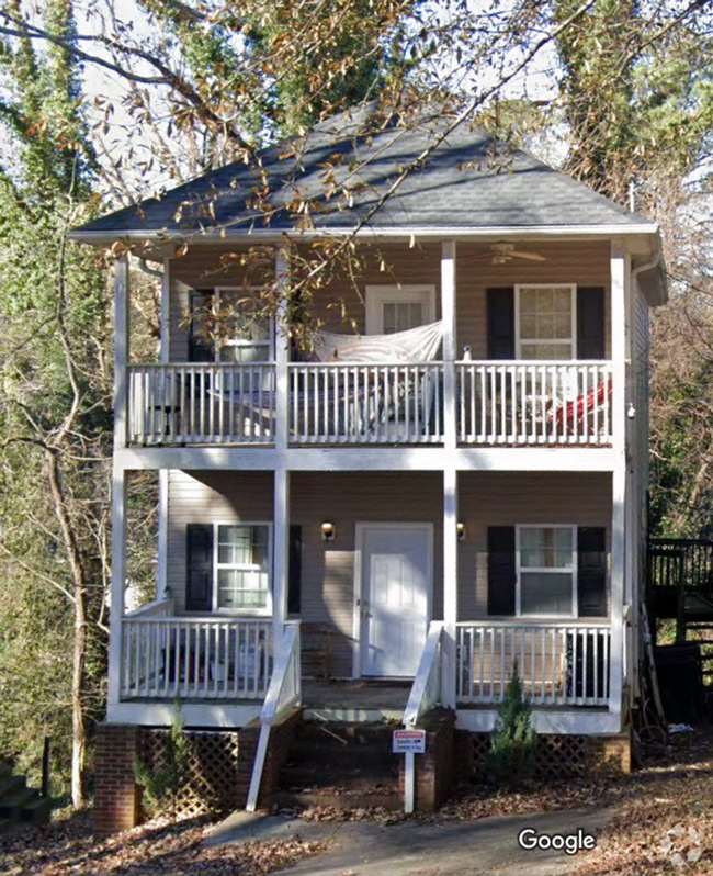 Building Photo - 4 Bed and 2.5 Bath in Atlanta! Rental