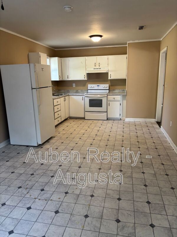 Photo - 2516 Kensington Dr E