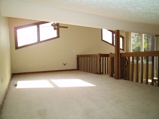 Bright office or 4th bedroom