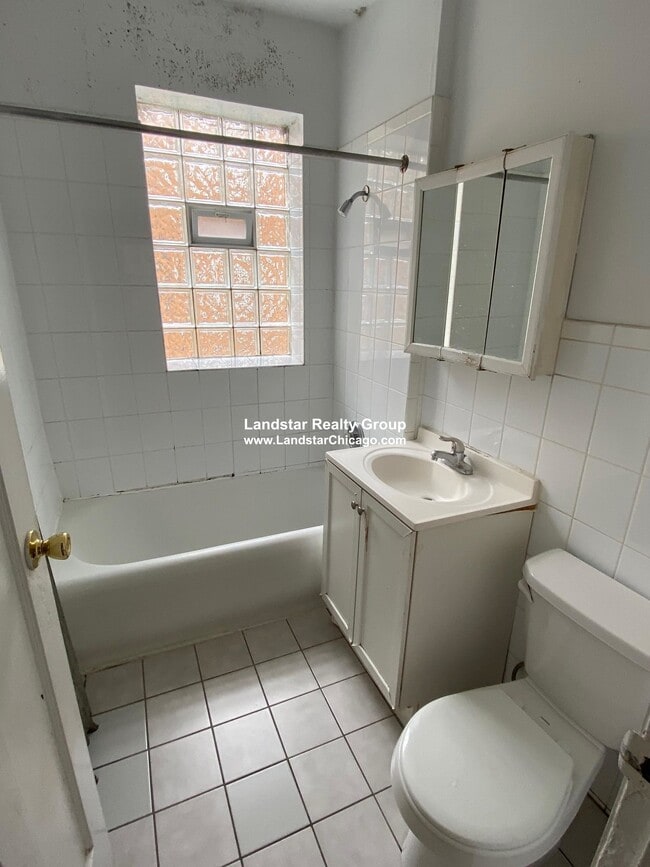 5030 N Springfield Ave Unit 2W