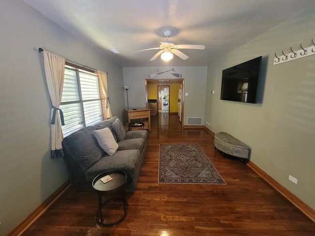 Photo - 5113 Avenue R